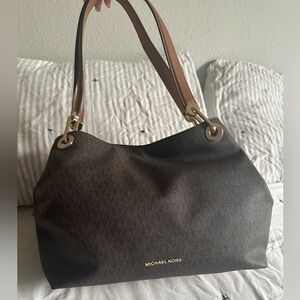 Michael Kors bag. no stains, like new, used twice